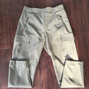 Athleta Endless High Rise Cargo Pants - size 8 - Moss/Olive Green